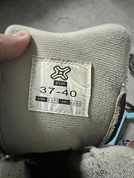 Patins em Linha Preto e Amarelo