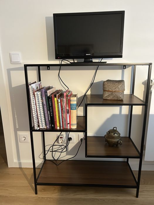 Pequena prateleira Nova