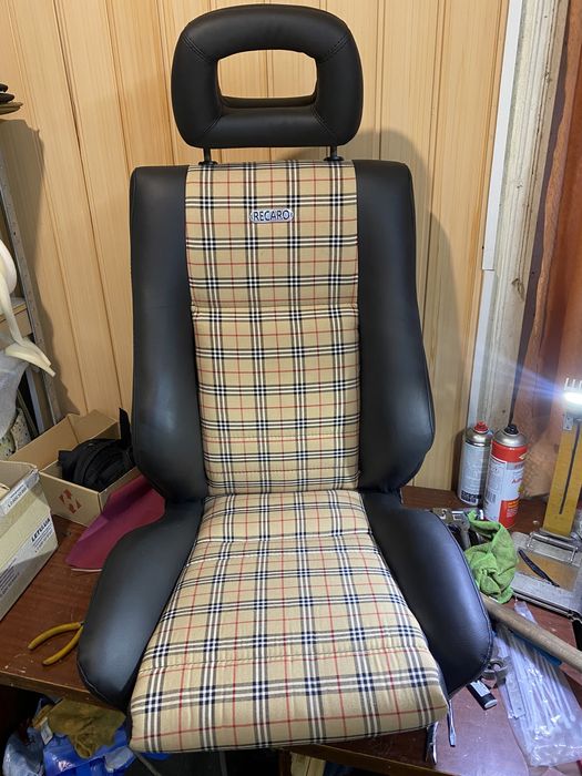 Перетяжка салонів авто