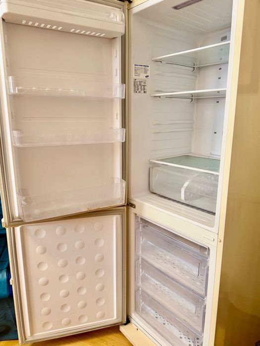 Холодильник Samsung NoFtost RL38SCVB