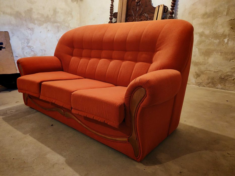 Sofá de 3 lugares convertível em cama Laranja + capa de proteção