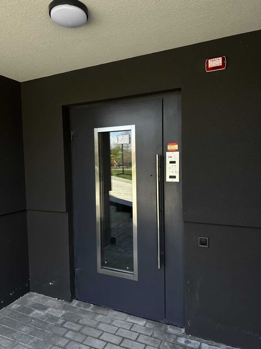 Здана 3кім. кв. готова до ремонту