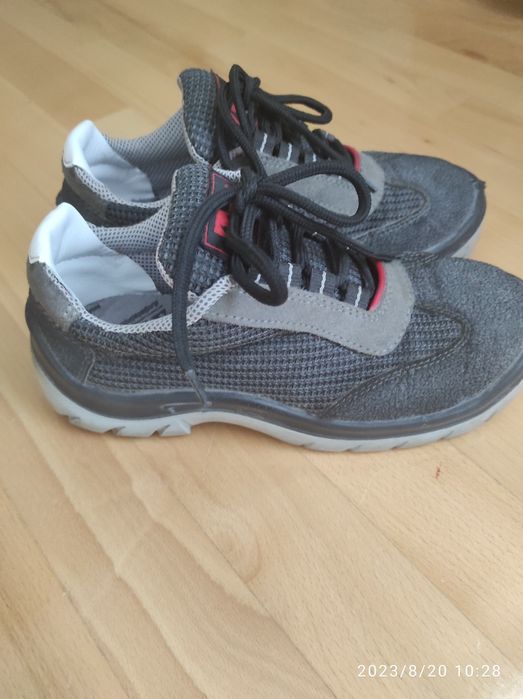 Кросівки робочі 38 р. ( маломірки)