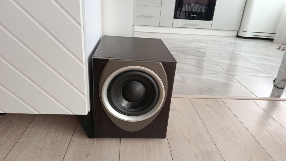 Активный сабвуфер CAV W300