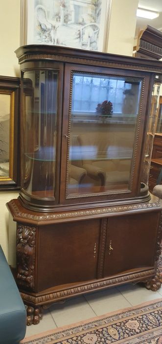 Stylowa serwantka - witryna na lwich łapach