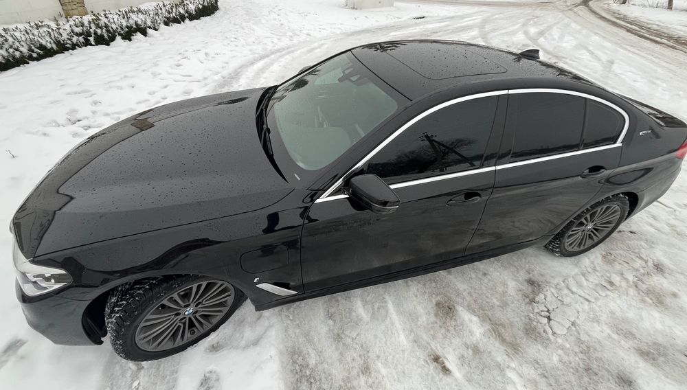 BMW 530E гібрид плагін