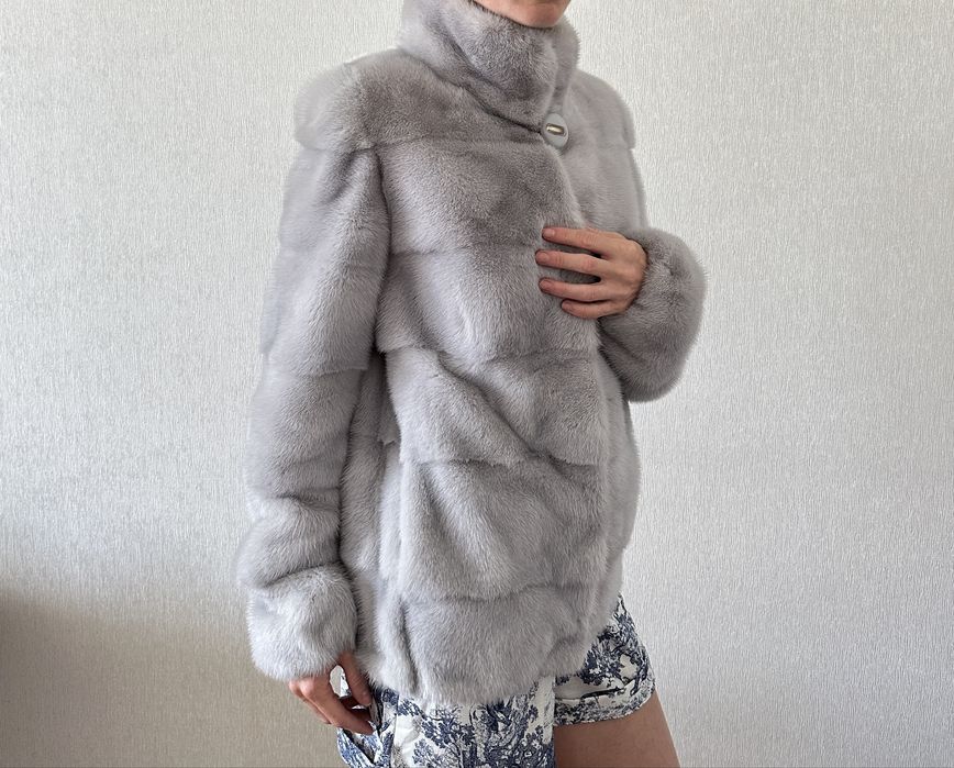 Продам норкову шубу
