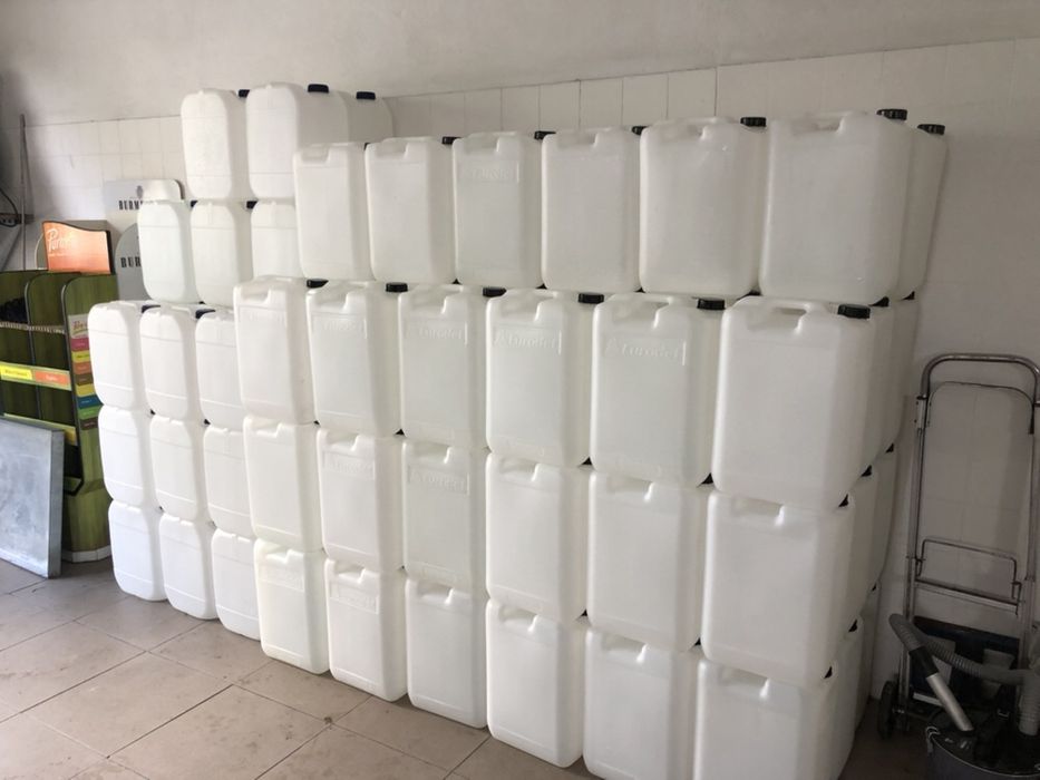 Bidões em plastico de 20 l e 25 l
