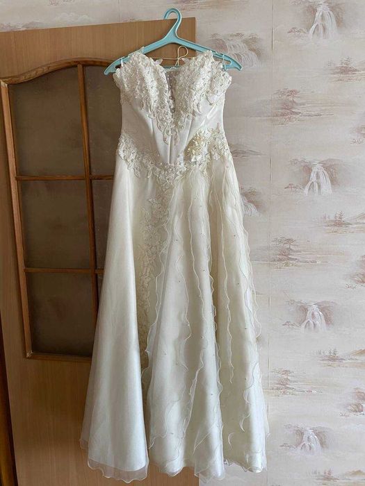 Весільна сукня (свадебное платье), колір шампань