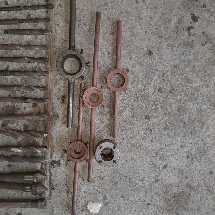 Koła zębate,ślimaki.Śruby do imadeł. Duże rozm wiert. Pokr. do nażynek