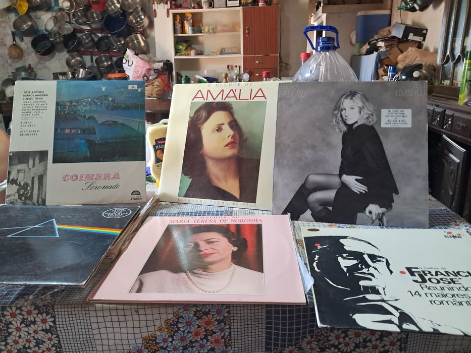 Discos de vinil ,fados,pop