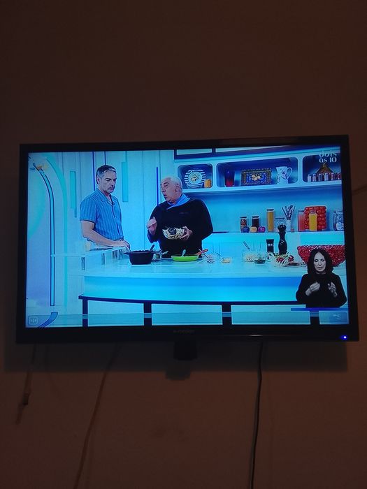 TV  E-motion perfeito estado