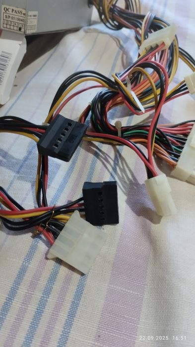 шнур питания компьютера