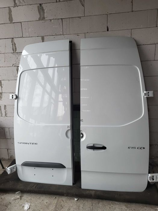 Задні двері на Спрінтер 907-910