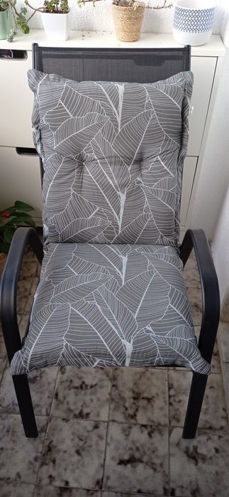 Cadeira de jardim com almofada