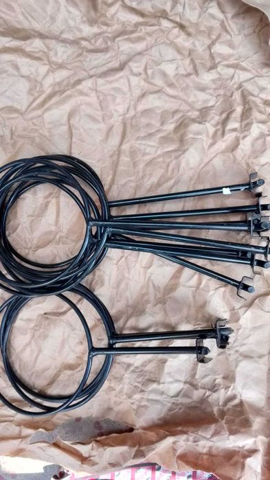 Kwietnik, stojak rozporowy -2,7 m, 13 obręczy na doniczki , metal