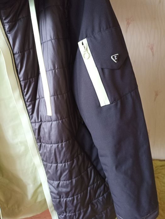 Продам жіночу куртучку