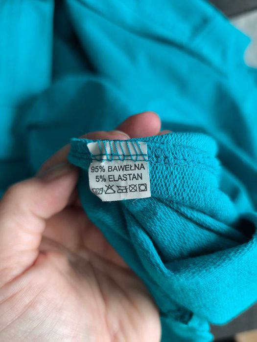 Bluza turkusowa / morska w rozmiarze uniwersalnym.