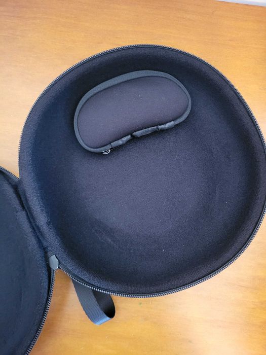 Headphones Mercedes-Benz capa protetora