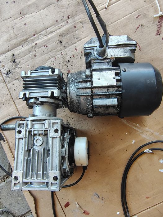 Silnik Besel s.a. 0,12kW
