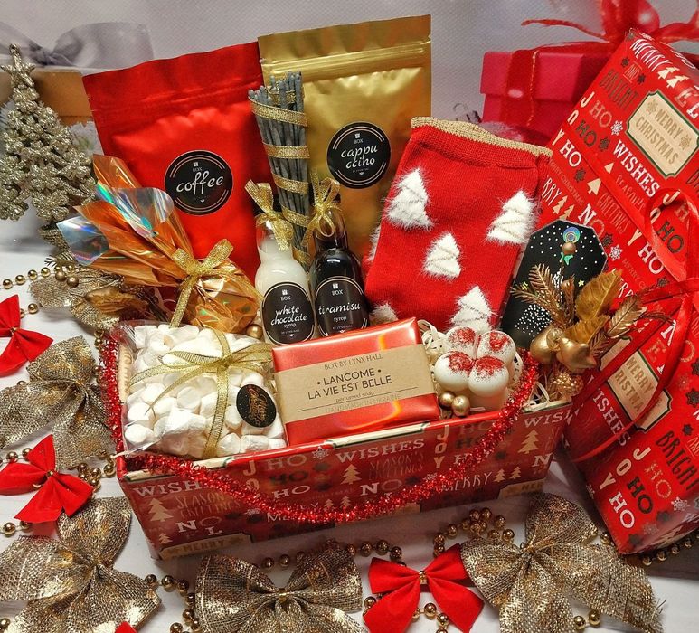 Розкішний подарунок дівчині на Новий рік. Подарунок коханій, дружині.