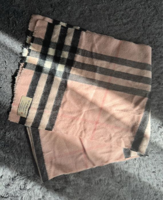 Szalik Burberry – 100% kaszmir, oryginalny