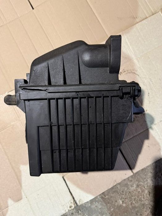 Корпус повітряного фільтра Volkswagen T4 2.5 1990-2003 року
