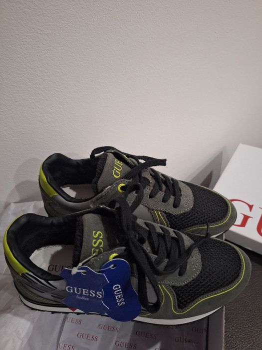 Sapatilhas Guess tamanho 36