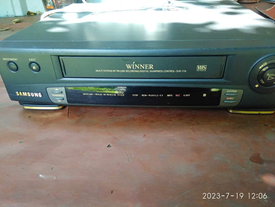 Видеомагнитофон  Samsung SVR-17A