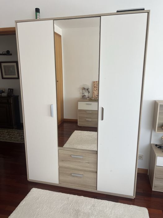 Conjunto cama+cómoda+armário