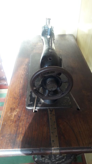 Швейна машинка singes