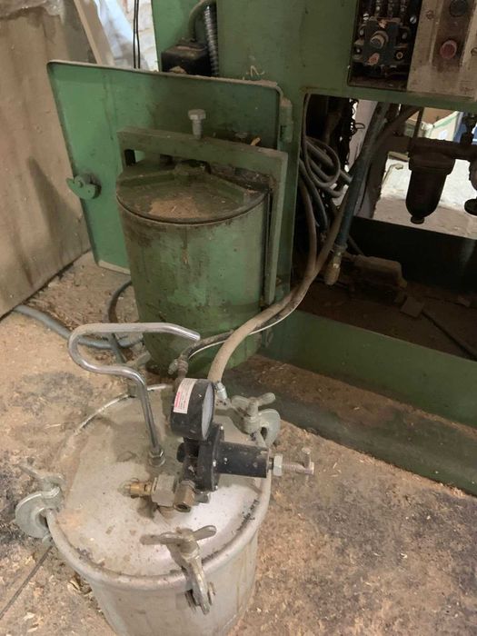 Аломат,сучкозадільний верстат