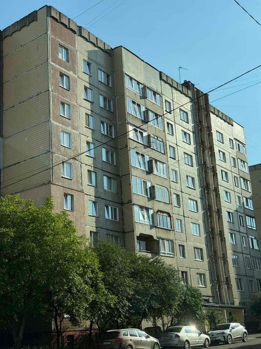 Продаж 3 кім. кв. по вул. Полуботка