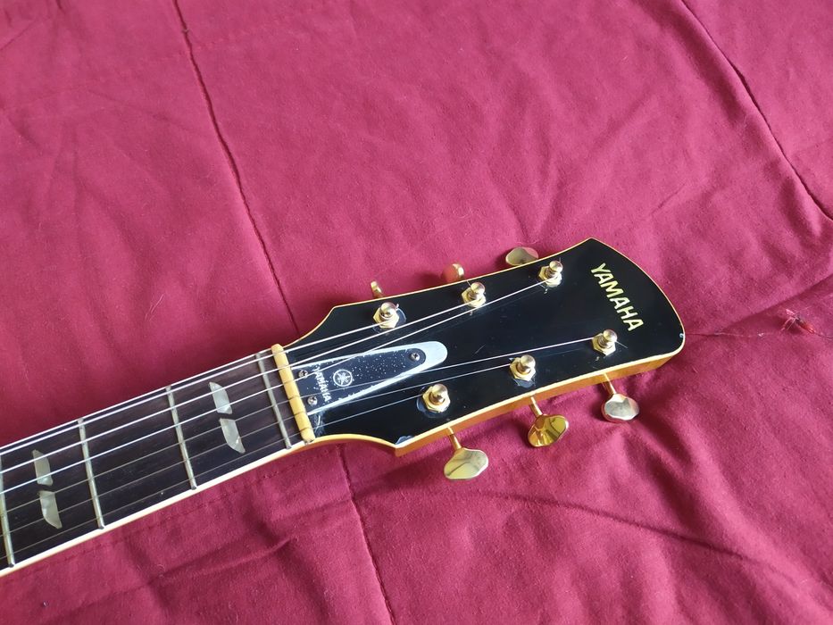 Gitara jazzowa YAMAHA