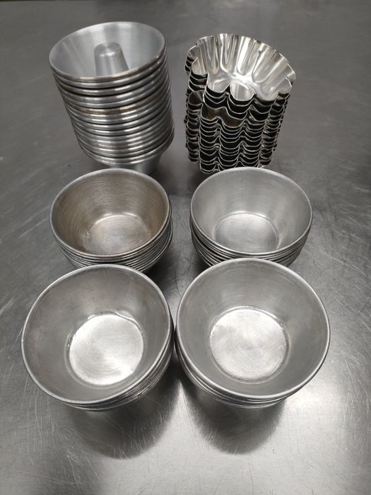 Formas natas, queques e quindins