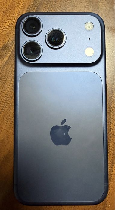 Iphone 17 pro completamente novo