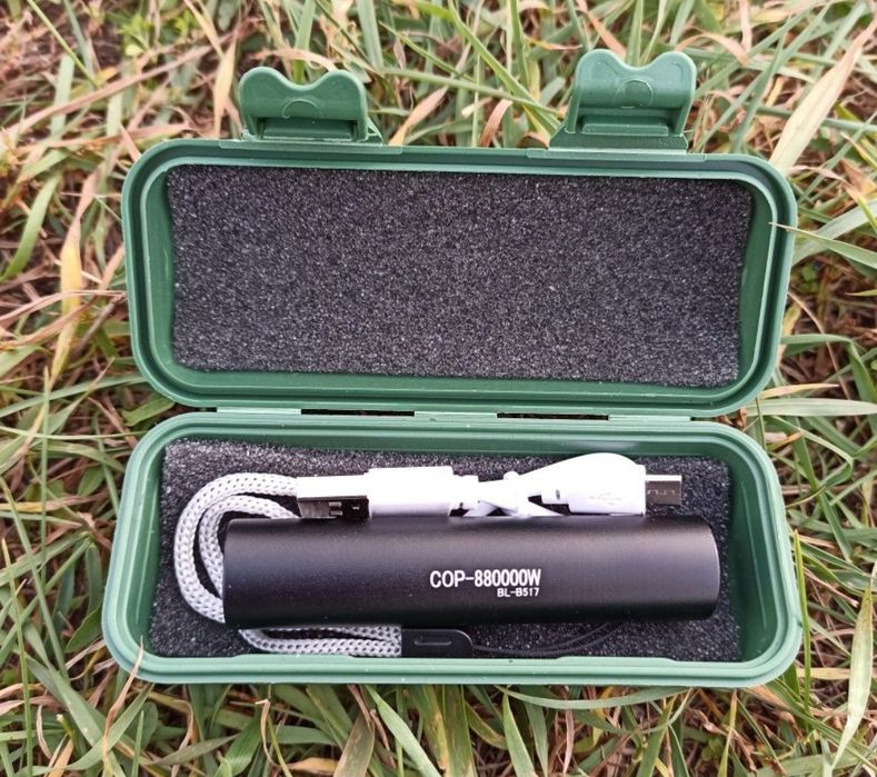 Ручной фонарик в кейсе BL-B517, карманный, светильник