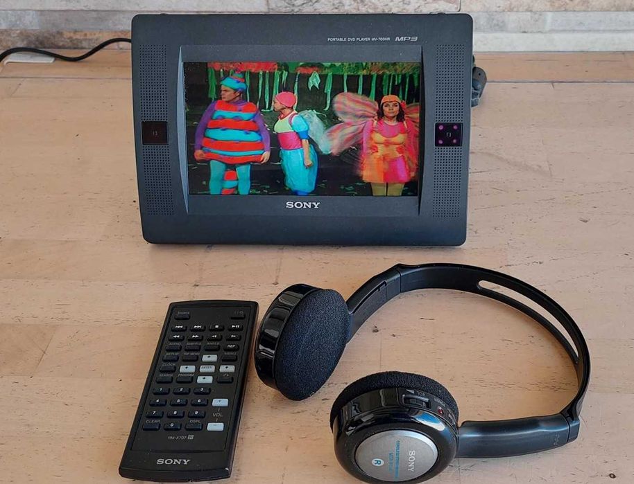 Leitor DVD Portátil Sony MV-700HR + Auscultadores sem fios IR