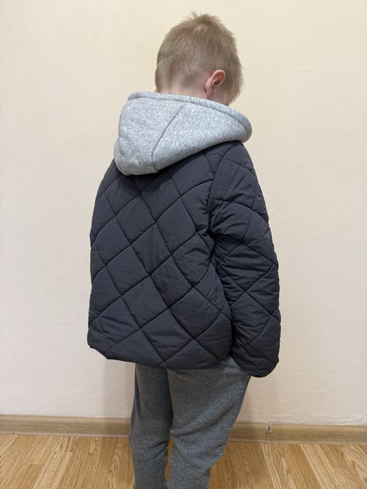 Нова курточка стьобана весняна ZARA 130 8-9 років