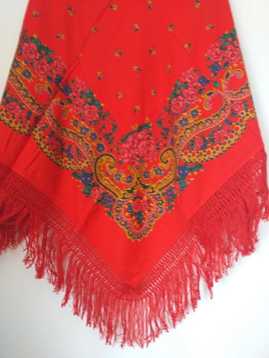 Lenços regionais com franja