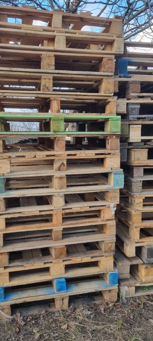 Продаються піддони