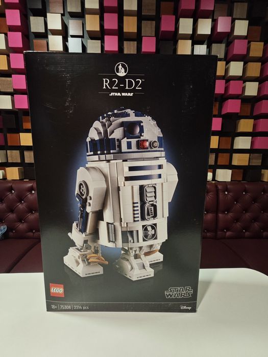 Конструктор LEGO Star Wars 75308 R2-D2 (2314 Деталей)