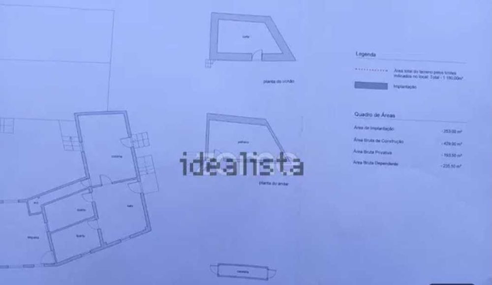 Quinta com 1,4 ha com 2 casas perto do Gerês