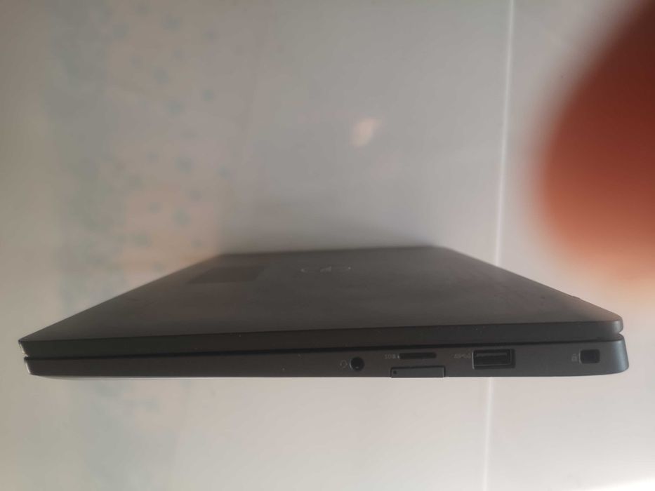 Laptop Dell Latitude 7300 z systemem Windows 11 bdb stan.