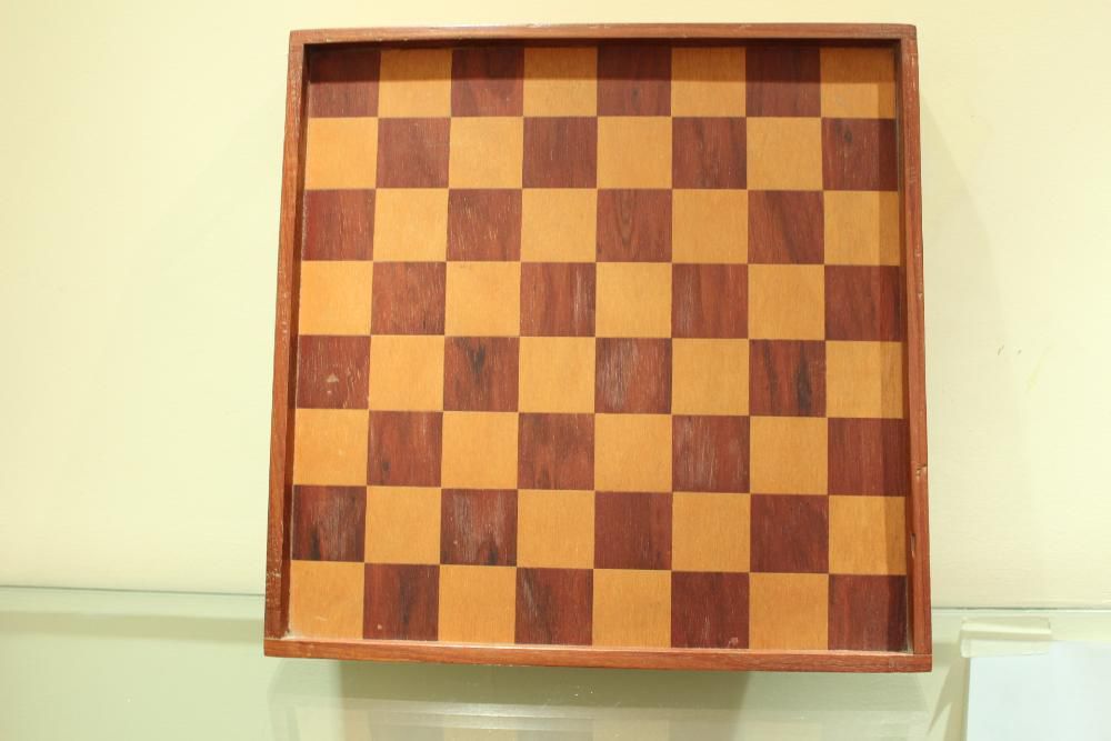 Tabuleiro de Jogo em Madeira bicolor Antigo