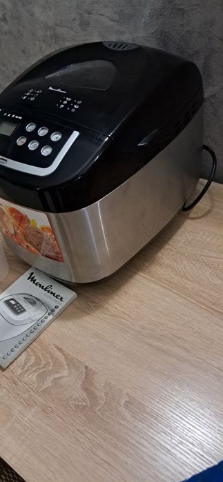 Продам хлебопечку moulinex
