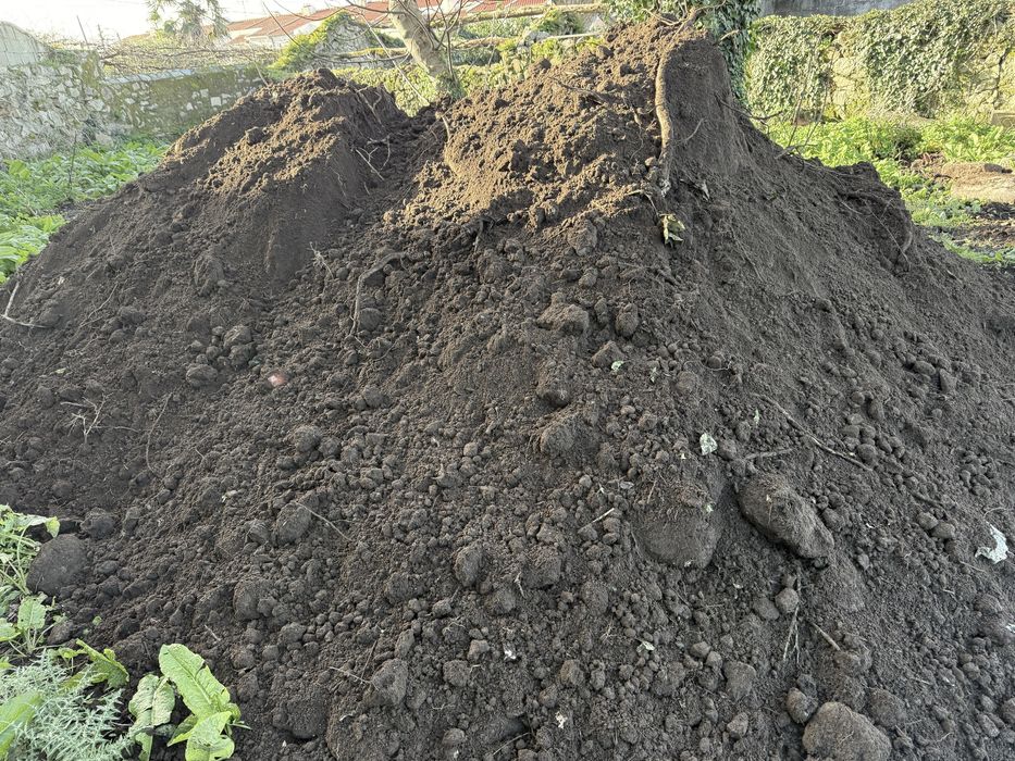 Terra pra jardim