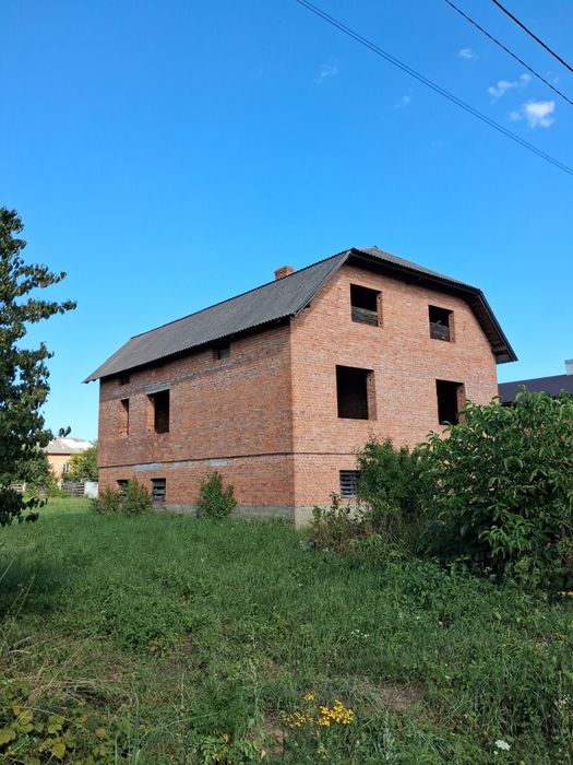Продам не завершену будівлю