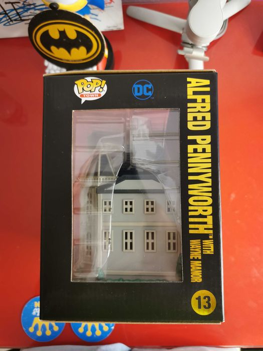 Funko Pop Alfred with Wayne Manor Batman