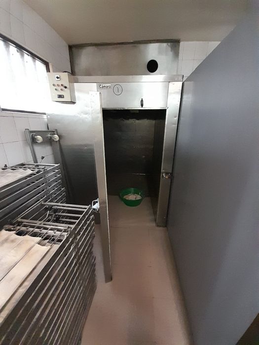 Forno ramalhos - 3 lares - Semi Novo / 43 tabuleiros e 3 carros